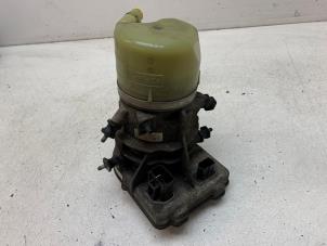 Gebruikte Servopomp Volvo XC60 I (DZ) 2.4 D5 20V AWD Geartronic Prijs € 125,00 Margeregeling aangeboden door Autodemontage van de Laar