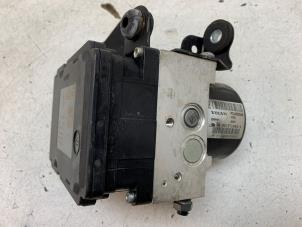 Gebruikte ABS Pomp Volvo XC60 I (DZ) 2.4 D5 20V AWD Geartronic Prijs € 100,00 Margeregeling aangeboden door Autodemontage van de Laar