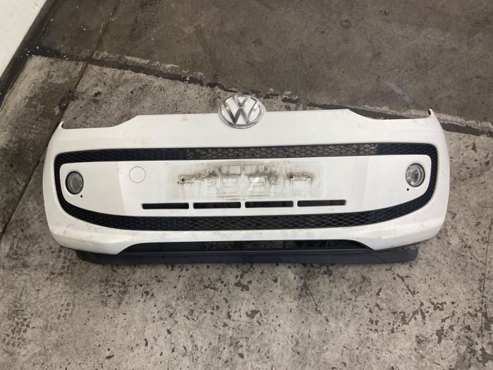 Voorbumper van een Volkswagen Up! (121) 1.0 12V 60 2012