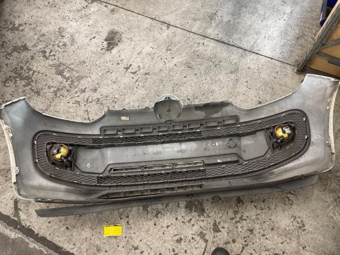 Voorbumper van een Volkswagen Up! (121) 1.0 12V 60 2012