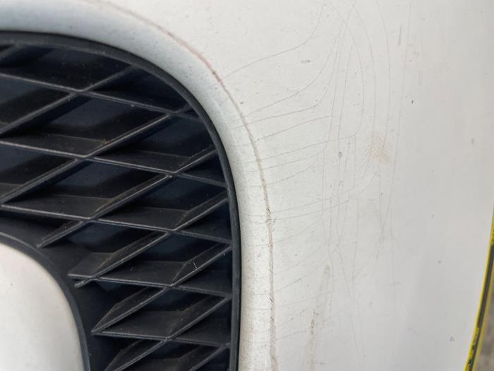 Voorbumper van een Volkswagen Up! (121) 1.0 12V 60 2012