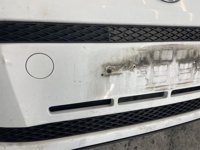 Voorbumper van een Volkswagen Up! (121) 1.0 12V 60 2012