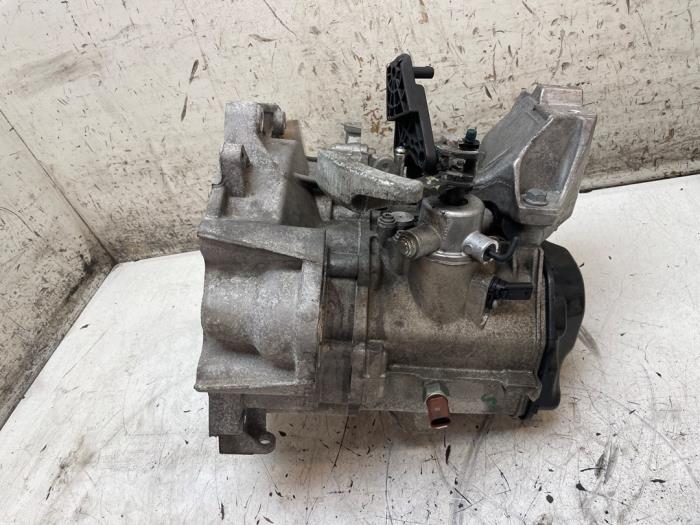 Gebruikte Versnellingsbak Seat Ibiza V (KJB) 1.0 MPI 12V Prijs € 450,00 Margeregeling aangeboden door Autodemontage van de Laar