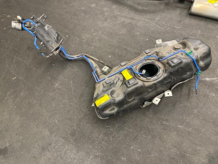 Gebruikte Brandstoftank Fiat Panda (312) 1.0 Hybrid Prijs € 75,00 Margeregeling aangeboden door Autodemontage van de Laar