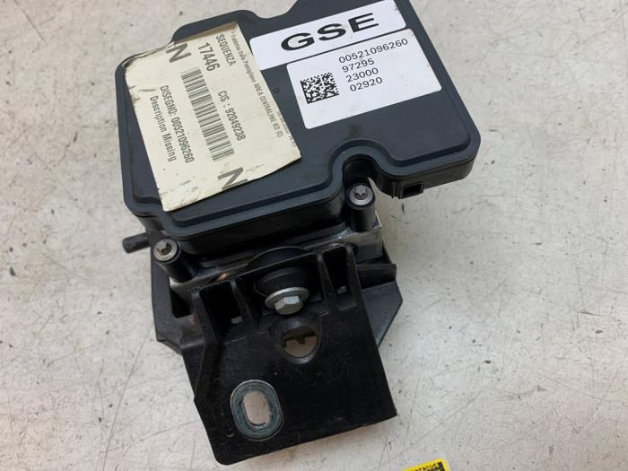 Gebruikte ABS Pomp Fiat Panda (312) 1.0 Hybrid Prijs € 250,00 Margeregeling aangeboden door Autodemontage van de Laar