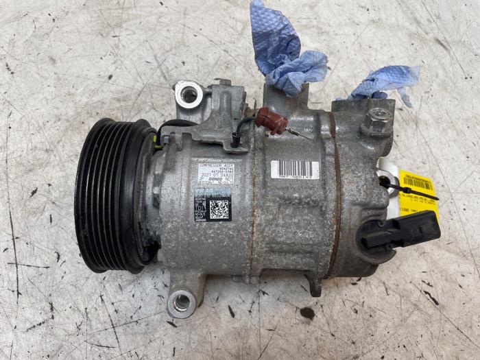 Gebruikte Aircopomp Seat Ibiza V (KJB) 1.0 MPI 12V Prijs € 125,00 Margeregeling aangeboden door Autodemontage van de Laar