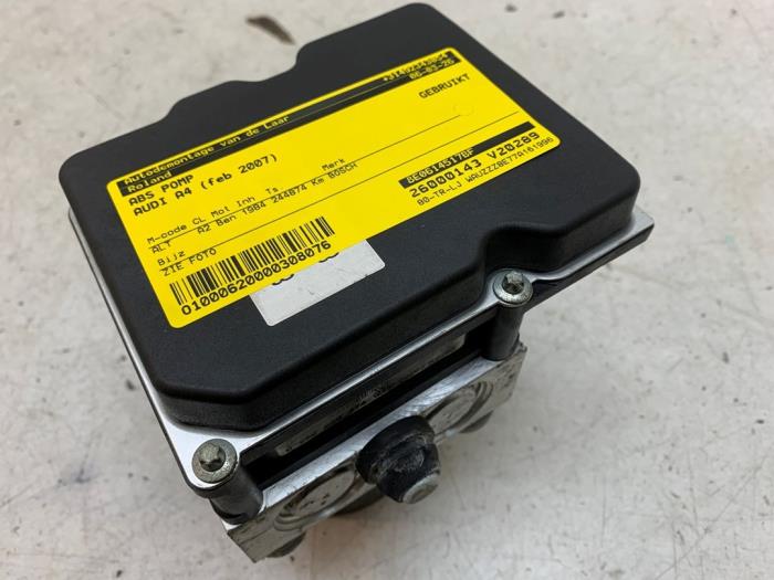 Gebruikte ABS Pomp Audi A4 (B7) 2.0 20V Prijs € 75,00 Margeregeling aangeboden door Autodemontage van de Laar