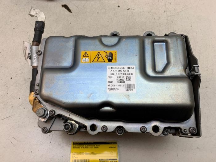 Gebruikte Elektromotor elektrische auto Mercedes A (177.0) 1.3 A-250 e Turbo 16V Prijs € 1.100,00 Margeregeling aangeboden door Autodemontage van de Laar