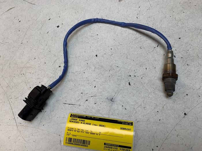 Gebruikte Lambda Sonde Mercedes A (177.0) 1.3 A-250 e Turbo 16V Prijs € 25,00 Margeregeling aangeboden door Autodemontage van de Laar