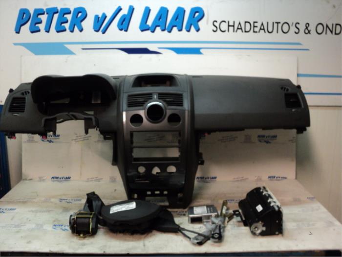 Gebruikte Module + Airbag Set Renault Megane II CC (EM) 2.0 16V Prijs € 750,00 Margeregeling aangeboden door Autodemontage van de Laar