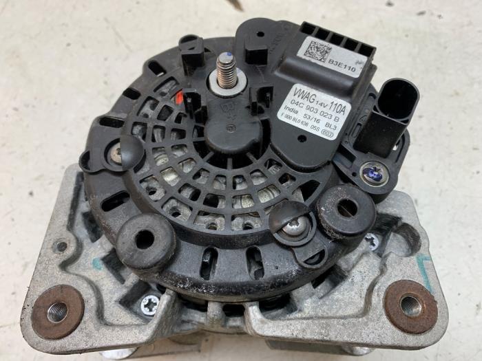 Gebruikte Dynamo Volkswagen Up! (121) 1.0 12V 60 Prijs op aanvraag aangeboden door Autodemontage van de Laar