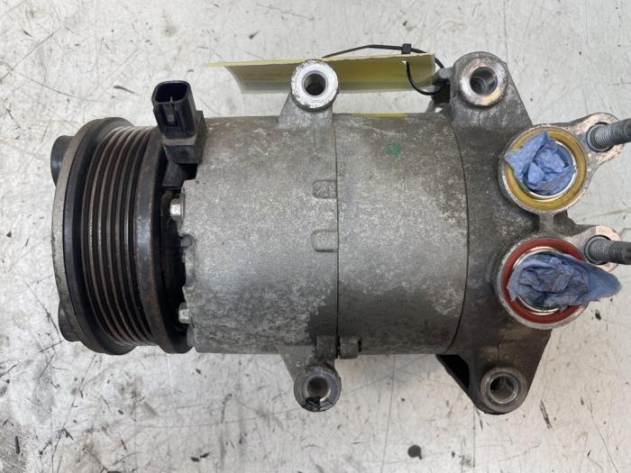 Gebruikte Aircopomp Ford Fiesta 6 (JA8) 1.4 16V Prijs € 100,00 Margeregeling aangeboden door Autodemontage van de Laar