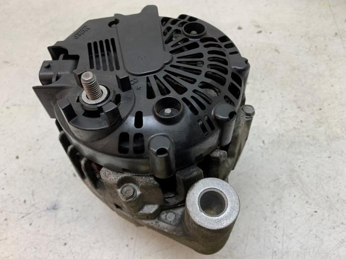 Gebruikte Dynamo Opel Insignia 2.0 CDTI 16V 140 ecoFLEX Prijs € 35,00 Margeregeling aangeboden door Autodemontage van de Laar