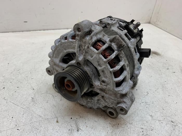 Gebruikte Alternator BMW 5 serie (G30) 523d 2.0 TwinPower Turbo 16V Prijs € 150,00 Margeregeling aangeboden door Autodemontage van de Laar