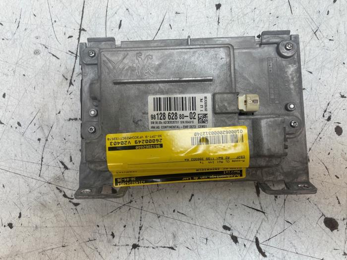 Gebruikte Display Interieur Peugeot 208 I (CA/CC/CK/CL) 1.2 Vti 12V PureTech 82 Prijs op aanvraag aangeboden door Autodemontage van de Laar