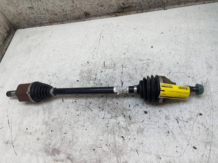Gebruikte Aandrijfas rechts-voor Volkswagen Up! (121) e-Up! Prijs € 225,00 Margeregeling aangeboden door Autodemontage van de Laar
