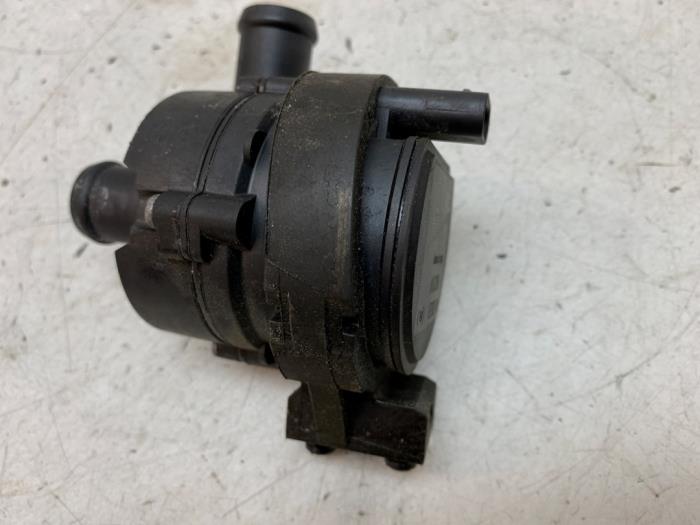 Gebruikte Waterpomp Volkswagen Up! (121) e-Up! Prijs € 30,00 Margeregeling aangeboden door Autodemontage van de Laar