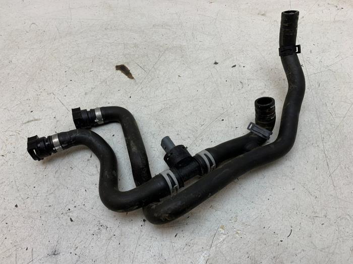 Gebruikte Koelwaterslang Volkswagen Up! (121) e-Up! Prijs € 25,00 Margeregeling aangeboden door Autodemontage van de Laar