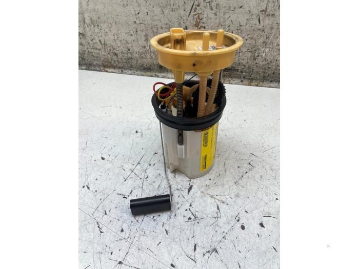 Gebruikte Tank element Pomp Volkswagen Transporter T6 2.0 TDI 150 Prijs € 121,00 Inclusief btw aangeboden door Autodemontage van de Laar