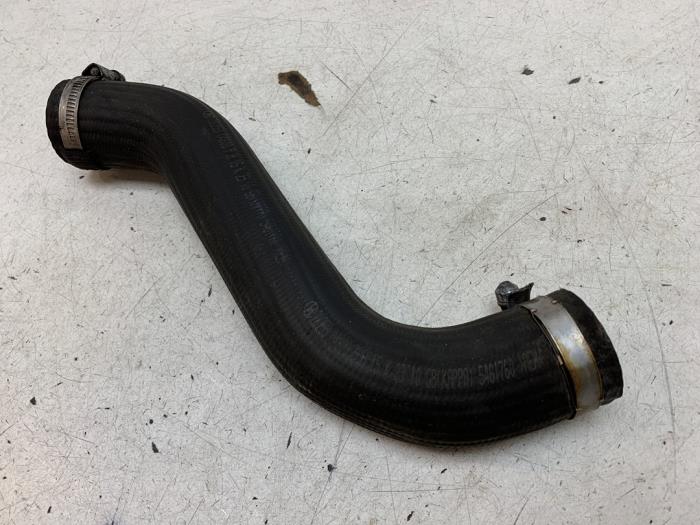 Gebruikte Intercooler Slang Hyundai i20 (GBB) 1.0 T-GDI 100 12V Prijs € 25,00 Margeregeling aangeboden door Autodemontage van de Laar