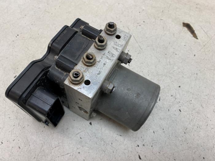 Gebruikte ABS Pomp Seat Arona (KJX) 1.0 TSI 12V Prijs € 125,00 Margeregeling aangeboden door Autodemontage van de Laar