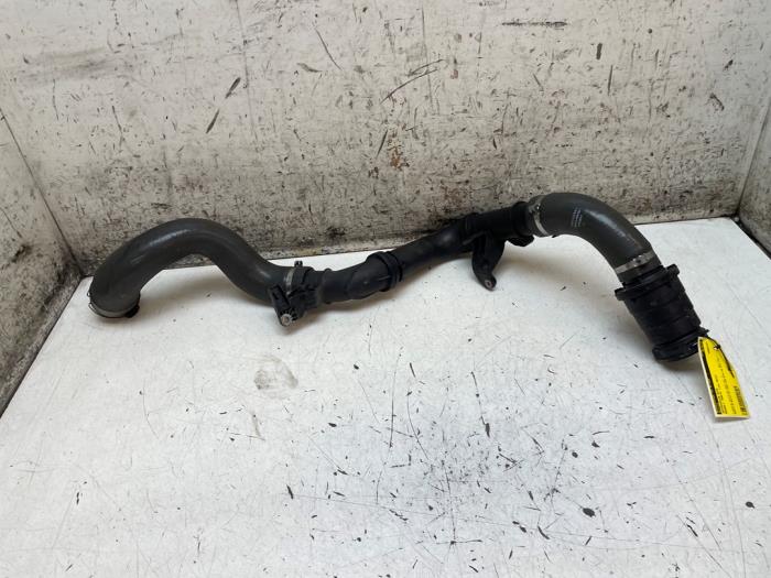 Gebruikte Intercooler Buis Renault Trafic (1FL/2FL/3FL/4FL) 1.6 dCi 95 Prijs € 45,00 Margeregeling aangeboden door Autodemontage van de Laar