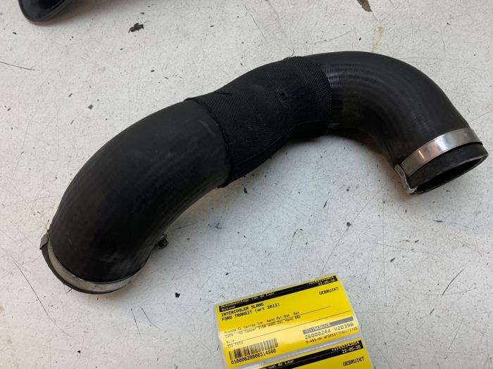 Gebruikte Intercooler Slang Ford Transit 2.2 TDCi 16V Euro 5 Prijs € 25,00 Margeregeling aangeboden door Autodemontage van de Laar