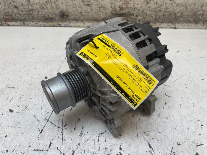 Gebruikte Dynamo Skoda Fabia III Combi (NJ5) 1.0 TSI 12V Prijs € 75,00 Margeregeling aangeboden door Autodemontage van de Laar