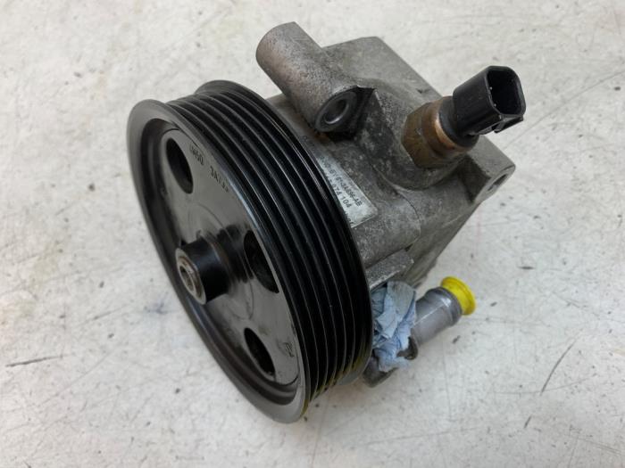 Gebruikte Servopomp Ford Focus 3 1.6 Ti-VCT 16V 125 Prijs op aanvraag aangeboden door Autodemontage van de Laar