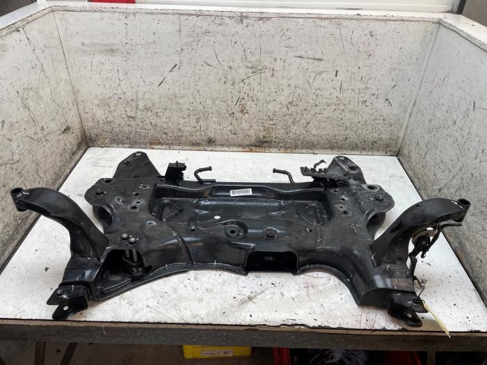 Gebruikte Subframe Lynk &amp; Co 01 1.5 PHEV Prijs € 250,00 Margeregeling aangeboden door Autodemontage van de Laar