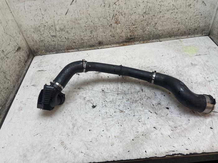 Intercooler Buis van een Lynk & Co 01 1.5 PHEV 2024