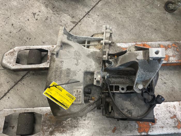 Gebruikte Versnellingsbak Ford Focus 3 1.0 Ti-VCT EcoBoost 12V 100 Prijs € 350,00 Margeregeling aangeboden door Autodemontage van de Laar