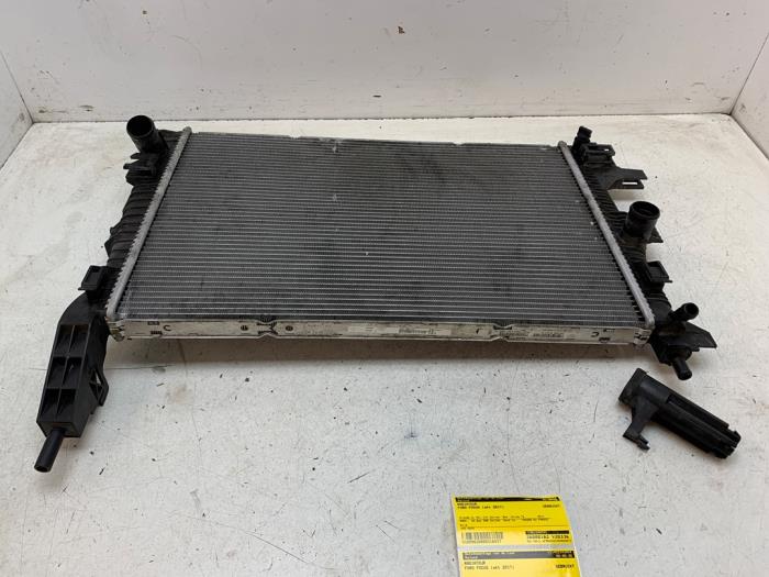 Gebruikte Radiateur Ford Focus 3 1.0 Ti-VCT EcoBoost 12V 100 Prijs € 35,00 Margeregeling aangeboden door Autodemontage van de Laar