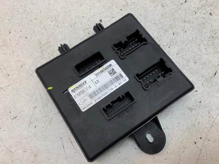Gebruikte Bodycontrol Module Renault Clio IV (5R) 1.5 Energy dCi 110 FAP Prijs € 45,00 Margeregeling aangeboden door Autodemontage van de Laar