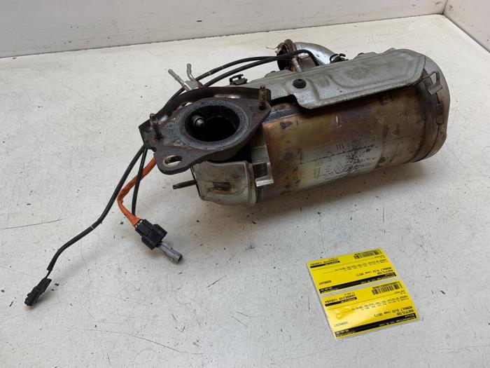 Gebruikte Roetfilter Renault Clio IV (5R) 1.5 Energy dCi 110 FAP Prijs op aanvraag aangeboden door Autodemontage van de Laar