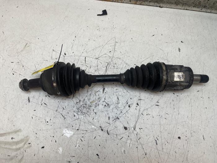 Gebruikte Aandrijfas links-voor BMW X5 (E53) 4.4 V8 32V Prijs op aanvraag aangeboden door Autodemontage van de Laar