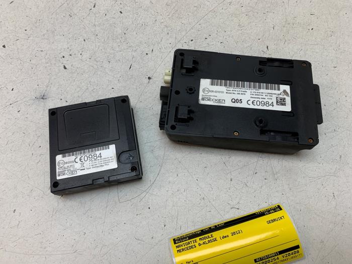 Gebruikte Navigatie Module Mercedes A (W176) 1.6 A-180 16V Prijs € 50,00 Margeregeling aangeboden door Autodemontage van de Laar
