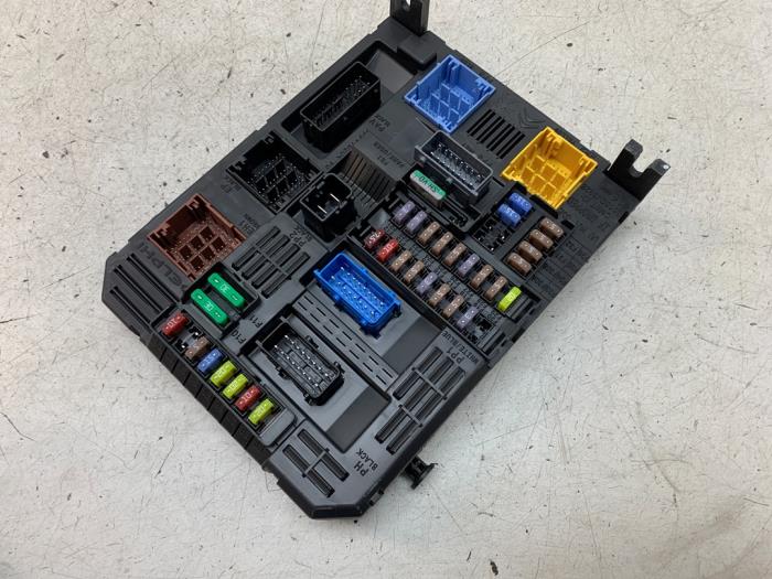 Gebruikte Bodycontrol Module Citroen C3 (SX/SW) 1.2 Vti 12V PureTech Prijs op aanvraag aangeboden door Autodemontage van de Laar