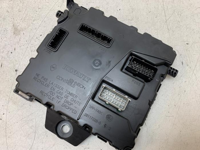 Gebruikte Computer Body Control Renault Master III (MA/MB/MC/MD/MH/MF/MG/MH) 2.3 dCi 135 16V FWD Prijs op aanvraag aangeboden door Autodemontage van de Laar