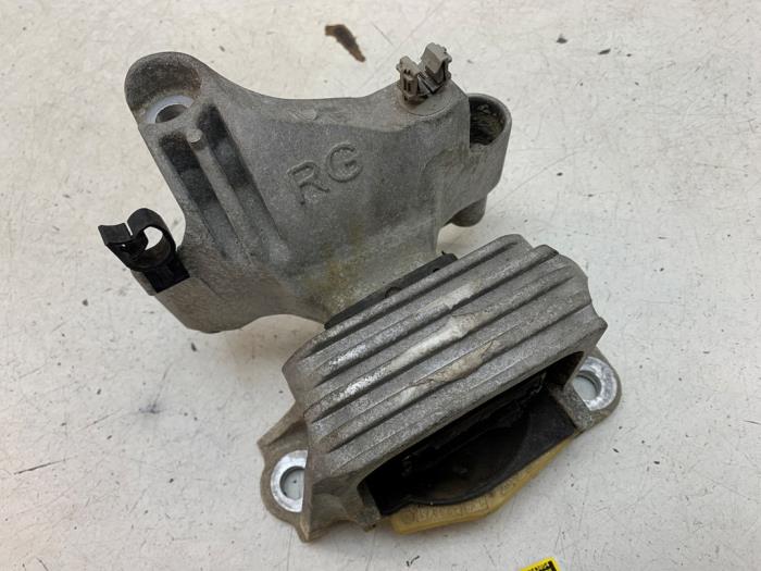 Gebruikte Motorrubber Renault Grand Scénic III (JZ) 2.0 16V CVT Prijs op aanvraag aangeboden door Autodemontage van de Laar