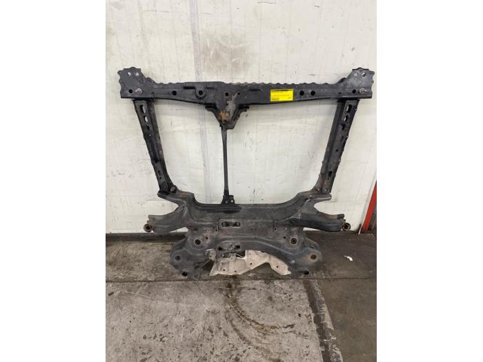 Gebruikte Subframe Toyota Auris Touring Sports (E18) 1.8 16V Hybrid Prijs op aanvraag aangeboden door Autodemontage van de Laar