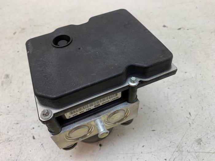 Gebruikte ABS Pomp Opel Corsa D 1.2 16V LPG Prijs € 250,00 Margeregeling aangeboden door Autodemontage van de Laar