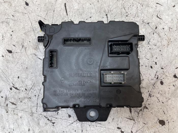 Gebruikte Bodycontrol Module Renault Master III (EV/HV/UV/VA/VB/VD/VF/VG/VJ) 2.3 dCi 170 16V Prijs op aanvraag aangeboden door Autodemontage van de Laar