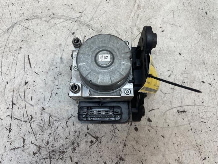 Gebruikte ABS Pomp Skoda Octavia (5EAA) 2.0 TDI GreenTec 16V Prijs op aanvraag aangeboden door Autodemontage van de Laar
