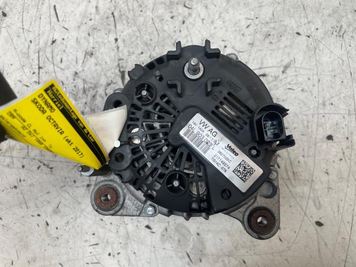 Gebruikte Dynamo Skoda Octavia (5EAA) 2.0 TDI GreenTec 16V Prijs op aanvraag aangeboden door Autodemontage van de Laar