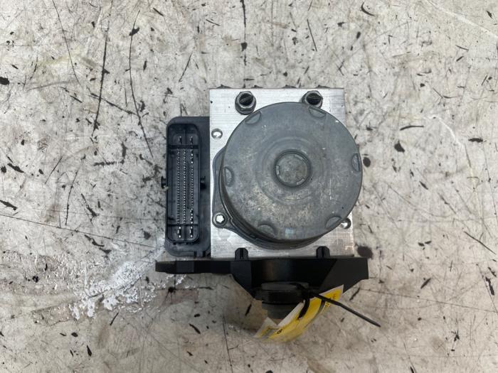 Gebruikte ABS Pomp Volkswagen Polo VI (AW1) 1.0 MPI 12V Prijs op aanvraag aangeboden door Autodemontage van de Laar
