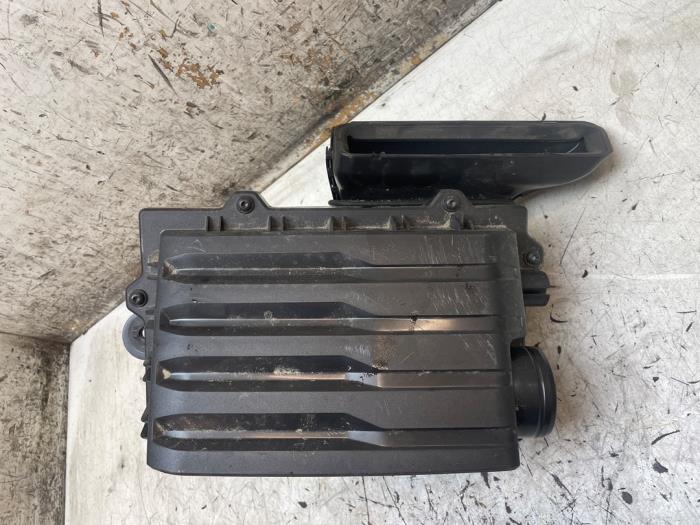 Gebruikte Luchtfilterhuis Volkswagen Polo VI (AW1) 1.0 MPI 12V Prijs op aanvraag aangeboden door Autodemontage van de Laar