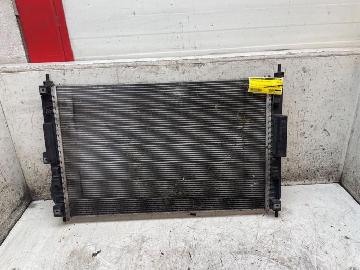 Gebruikte Radiateur Citroen Grand C4 Spacetourer (3A) 1.2 12V PureTech 130 Prijs op aanvraag aangeboden door Autodemontage van de Laar