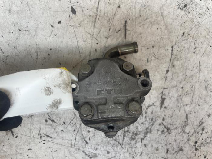 Gebruikte Pomp Servo Volkswagen Transporter Prijs op aanvraag aangeboden door Autodemontage van de Laar