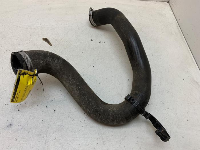 Gebruikte Intercooler Slang Opel Combo Cargo 1.6 CDTI 100 Prijs € 30,00 Margeregeling aangeboden door Autodemontage van de Laar
